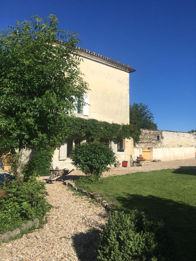 Saint-Meme-les-Carrieres Suite Familiale- Deux Chambres מראה חיצוני תמונה