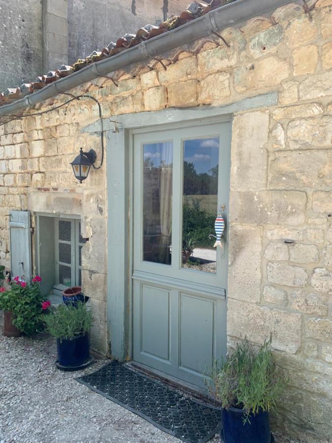 Saint-Meme-les-Carrieres Suite Familiale- Deux Chambres מראה חיצוני תמונה